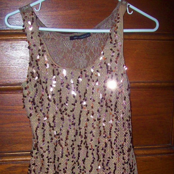 *** QED LONDON *** TOP with SEQUIN FRONT / LACE Back - BRAND NEW - Picture 1 of 1